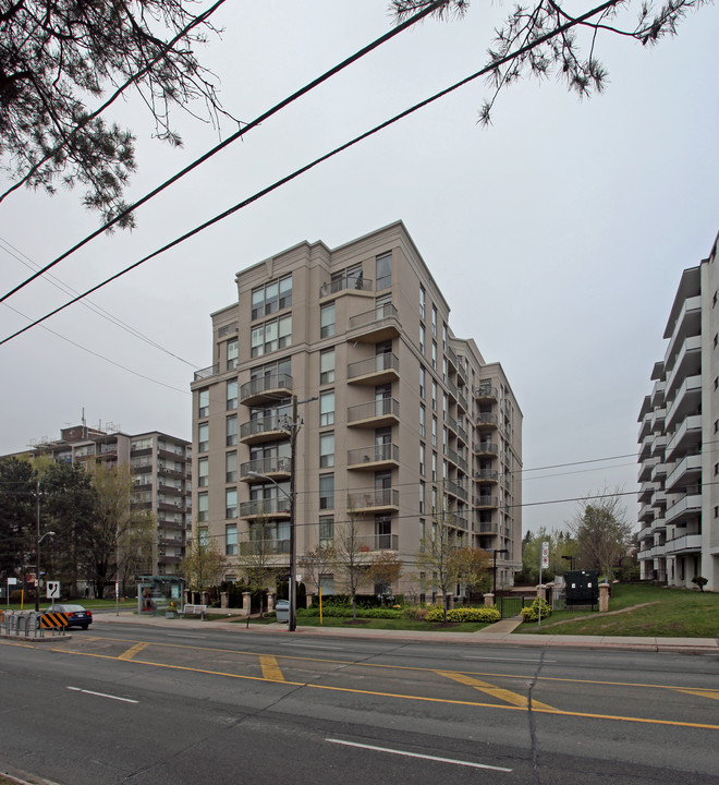 4200 Bathurst St in Toronto, ON - Building Photo