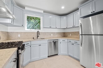 616 Sunset Ave in Los Angeles, CA - Building Photo - Building Photo