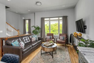 962 Youngs Ln in Nashville, TN - Building Photo