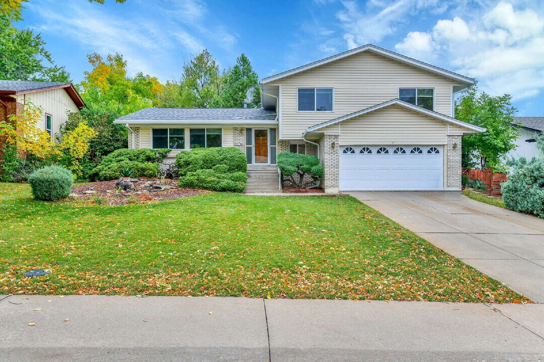12513 W Hawaii Ave in Lakewood, CO - Building Photo