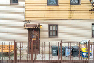 82 N 8th St in Brooklyn, NY - Building Photo - Building Photo