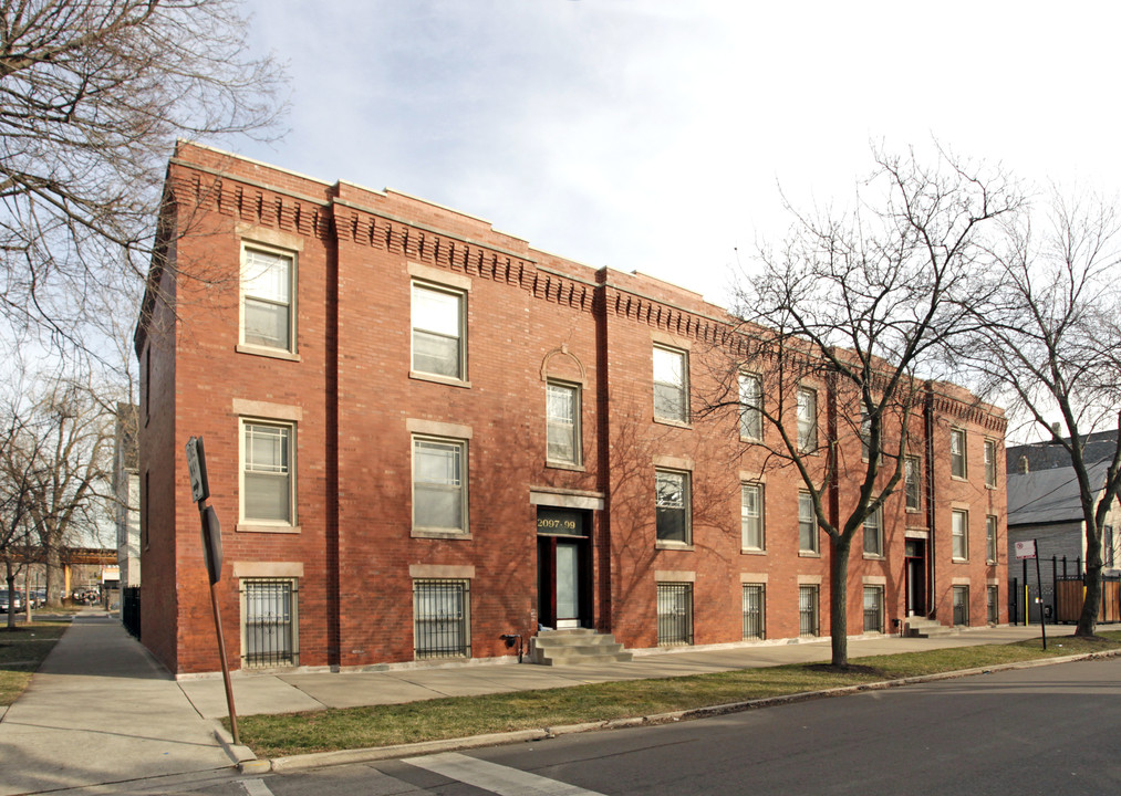 2091-2099 N Stave St in Chicago, IL - Building Photo