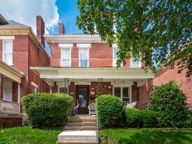 202 W 8th Ave in Columbus, OH - Building Photo