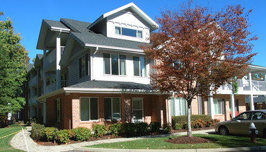 Colonial Harbor in Yorktown, VA - Foto de edificio - Building Photo