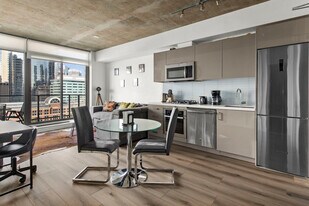 1010-1016 6 St SW in Calgary, AB - Building Photo