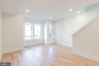 2412 Master St in Philadelphia, PA - Building Photo - Building Photo