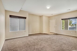 273 Interlochen Ln in Stansbury Park, UT - Building Photo - Building Photo