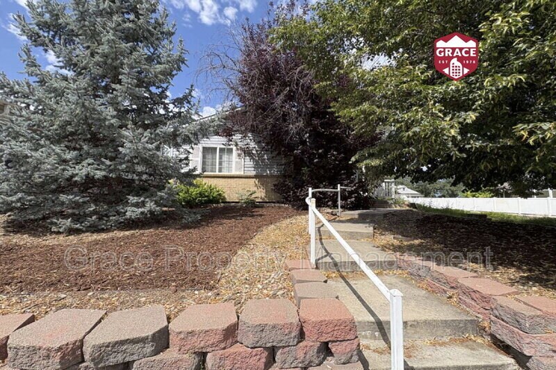 1599 Benton St in Lakewood, CO - Building Photo