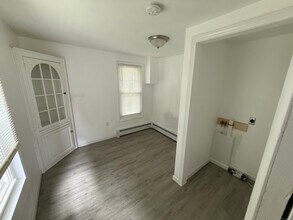 6 Summit St in Derby, CT - Building Photo - Building Photo