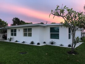 301 3rd Ave in Melbourne Beach, FL - Building Photo