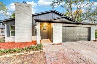 7115 Falling Waters Dr in Spring, TX - Building Photo - Building Photo