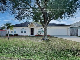1130 St Tropez Ct in Kissimmee, FL - Building Photo