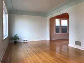 1907 8th Ave N in Seattle, WA - Building Photo - Building Photo