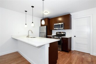 71 S Broadway-Unit -# 1 in Nyack, NY - Building Photo - Building Photo