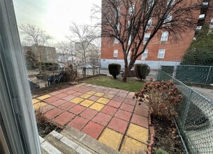 18-16 Bell Blvd in Queens, NY - Foto de edificio - Building Photo