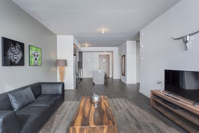 3105 Promenade du Quartier-Saint-Martin in Laval, QC - Building Photo - Building Photo