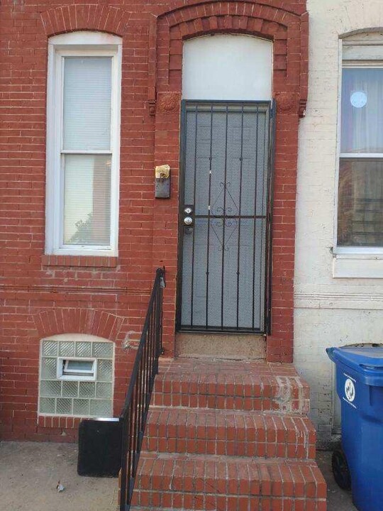 2044 Hollins St Photo