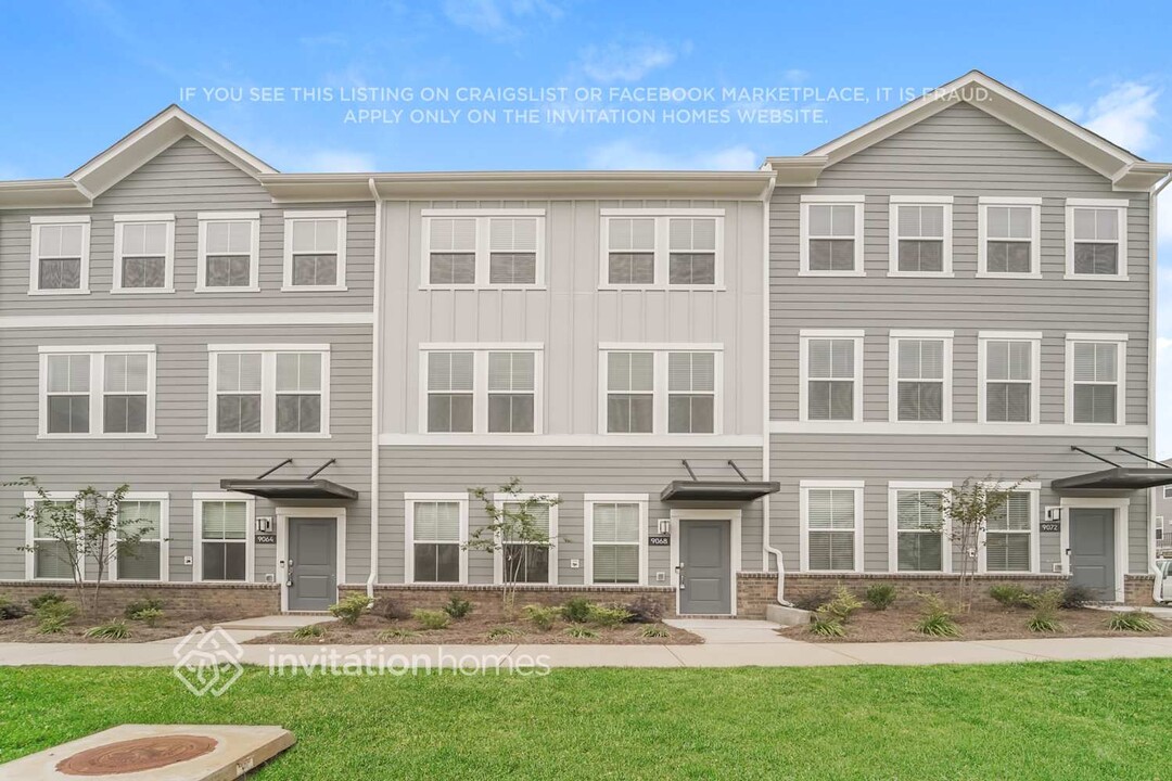 9068 Harvester Ln in Charlotte, NC - Building Photo