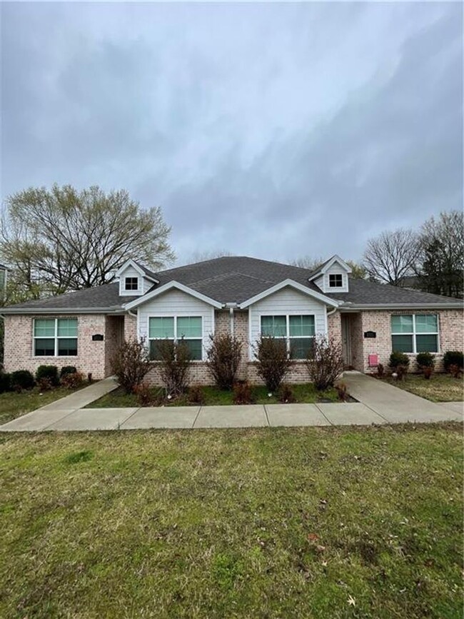 property at 1535-1535 S Duncan Ave