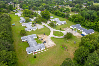 Claudia Apartments in Hayes, VA - Building Photo - Primary Photo