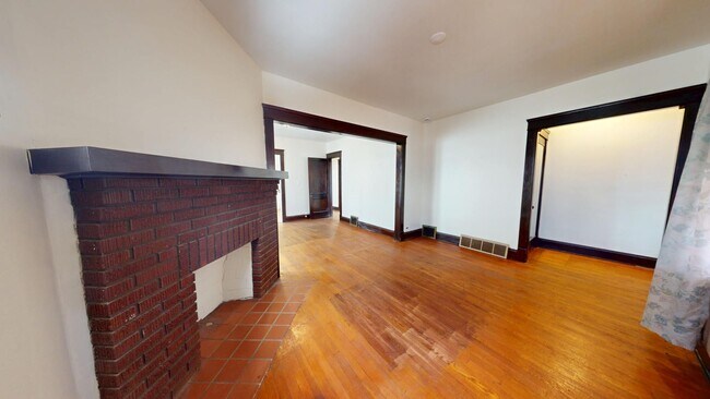 12900 Hoy Ave-Unit -Down Unit in Cleveland, OH - Building Photo - Building Photo