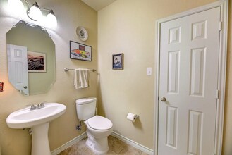 2409 Creek Villas Dr in Bedford, TX - Building Photo - Building Photo