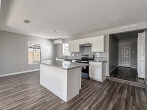 7703 McHenry St in Houston, TX - Building Photo - Building Photo