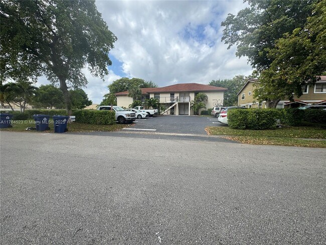 3502 NW 114th Ln in Coral Springs, FL - Building Photo - Building Photo
