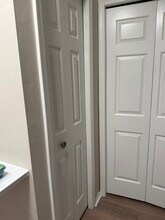 1390 Cedarwood Dr, Unit 1390 Cedarwood Dr Unit D1 in Westlake, OH - Foto de edificio - Building Photo