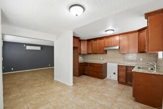1372 S Gibbs St in Pomona, CA - Building Photo - Building Photo