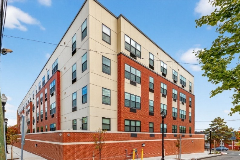 50 Neilson Apartments in New Brunswick, NJ - Building Photo