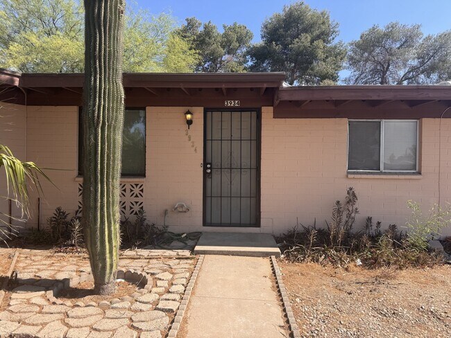 property at 3934 N Pomona Rd