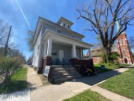 2216 S Harrison St in Fort Wayne, IN - Building Photo