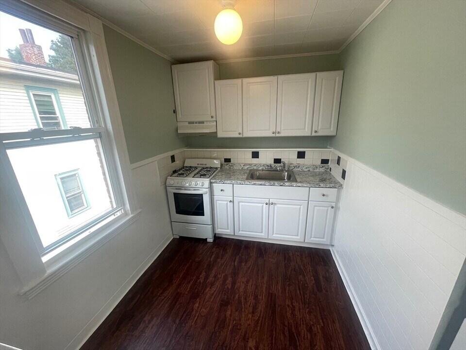 80 Rockland St, Unit 3 in Boston, MA - Building Photo