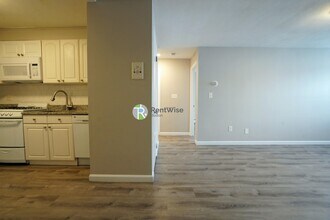 39 Shepard St in Boston, MA - Foto de edificio - Building Photo