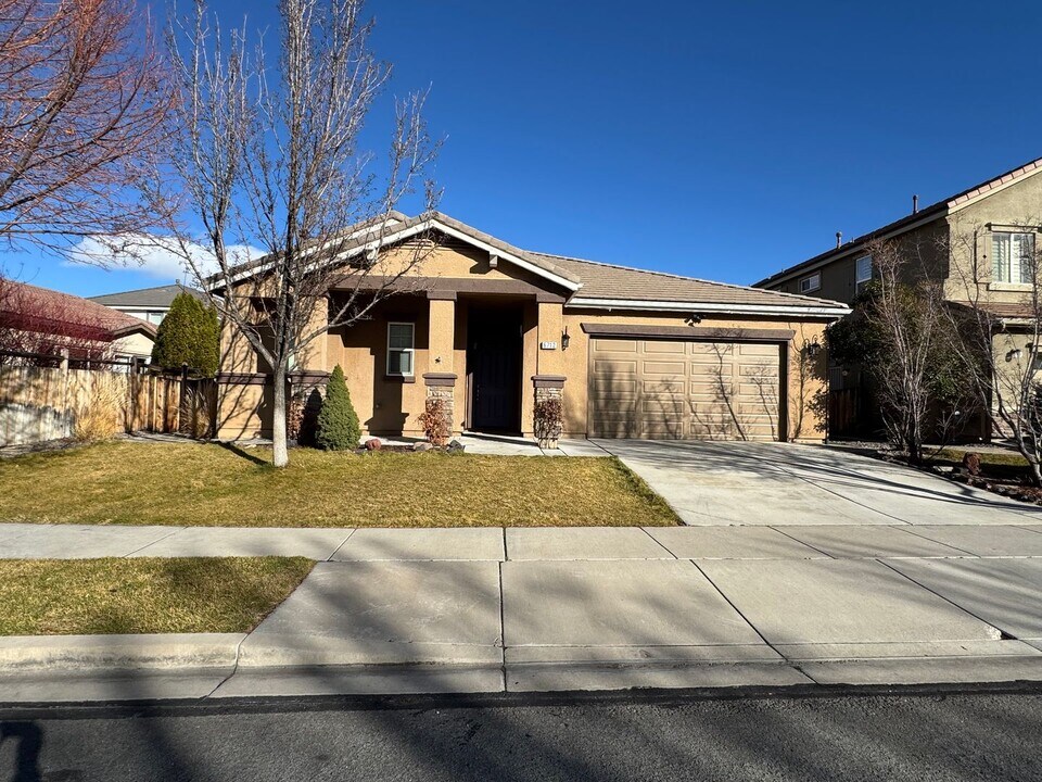6712 Quantum Dr in Sparks, NV - Building Photo