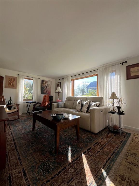 43 Warren Ave in Middletown, RI - Building Photo - Building Photo