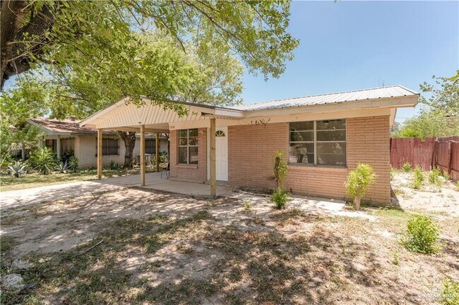 25 Quince Ave in McAllen, TX - Building Photo - Building Photo