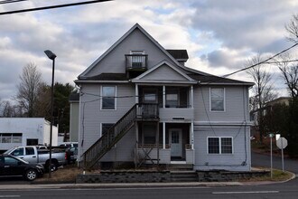 146 Pine St in Bristol, CT - Building Photo - Building Photo