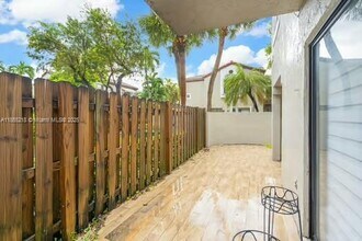 10425 SW 154th Ct in Miami, FL - Building Photo - Building Photo