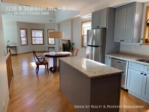 3238 N Seminary Ave in Chicago, IL - Building Photo - Building Photo