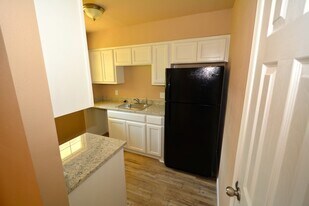 Harmony Apartments in Paris, TX - Building Photo