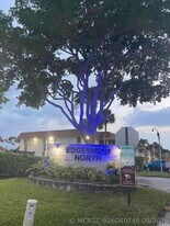 22735 SW 66th Ave in Boca Raton, FL - Building Photo