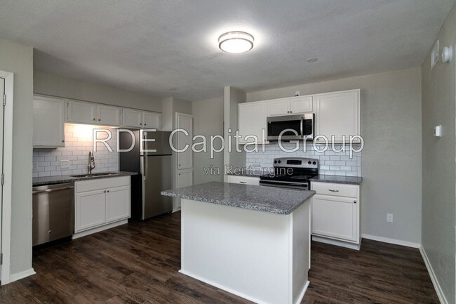property at 8045 W Elizabeth Ln