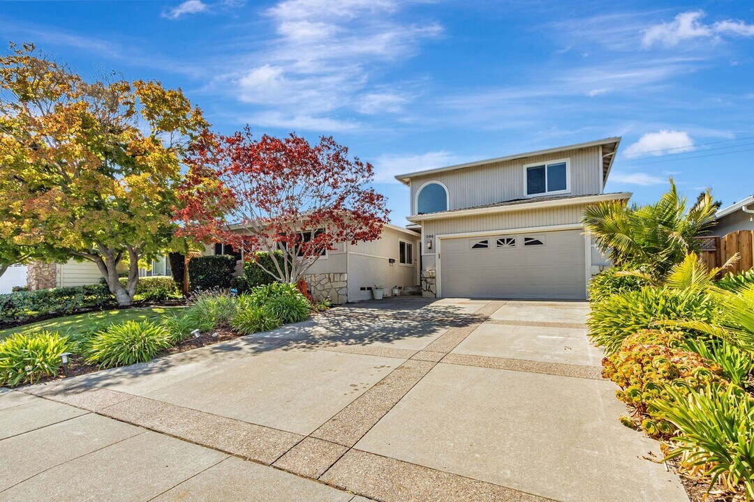 586 Pomeroy Ave in Santa Clara, CA - Building Photo