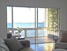 410 Wilma Cir, Unit 306 in Riviera Beach, FL - Building Photo