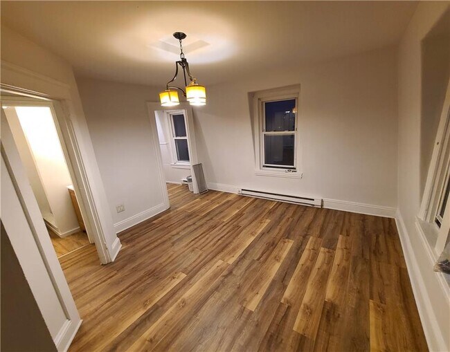 47 Montgomery St-Unit -3 in Pawtucket, RI - Building Photo - Building Photo