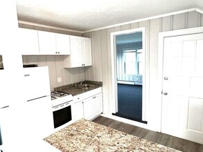 23 Siren St in Winthrop, MA - Building Photo - Building Photo