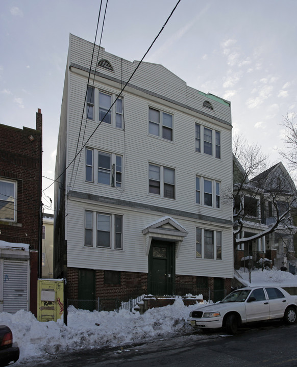 135 Carteret Ave in Jersey City, NJ - Building Photo