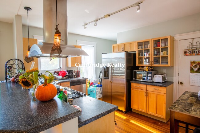 8 Belmont St, Unit 1